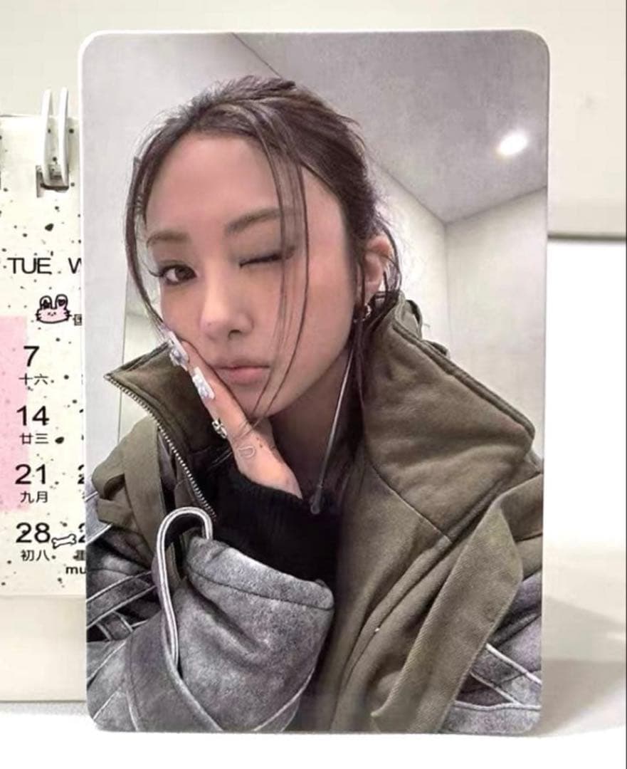 MEOVV ガウォン 1stEP 鄭州ポップアップ限定 手帳 トレカ - メルカリ