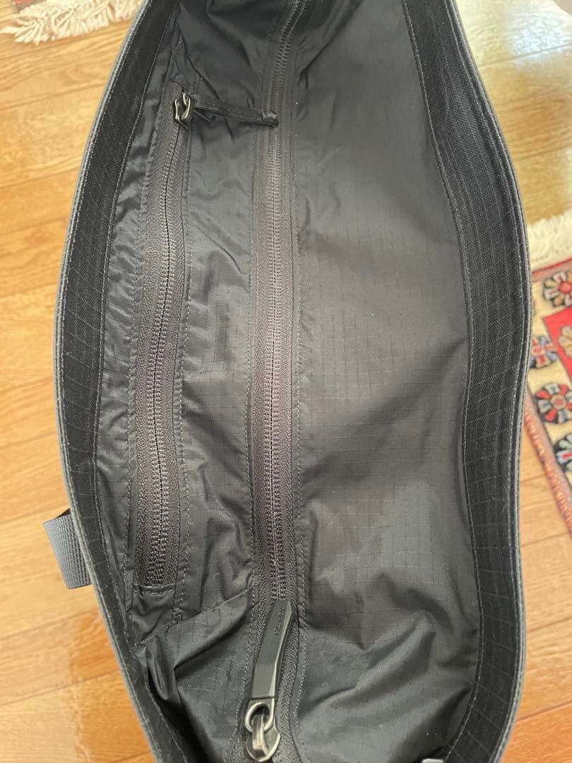 美品】アークテリクス グランヴィル トート 18 ブラック 廃盤 - メルカリ