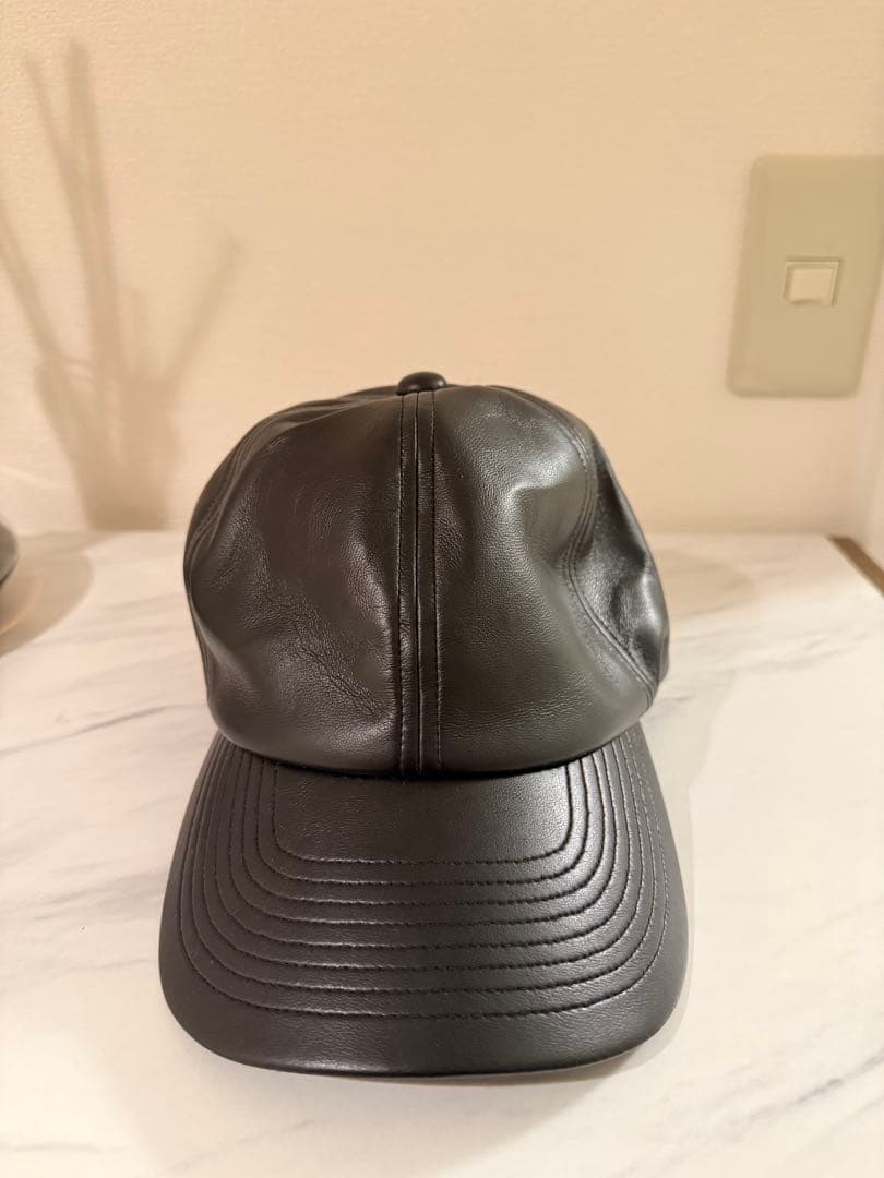 メゾンスペシャル　帽子　ユニセックス　レザーキャップ