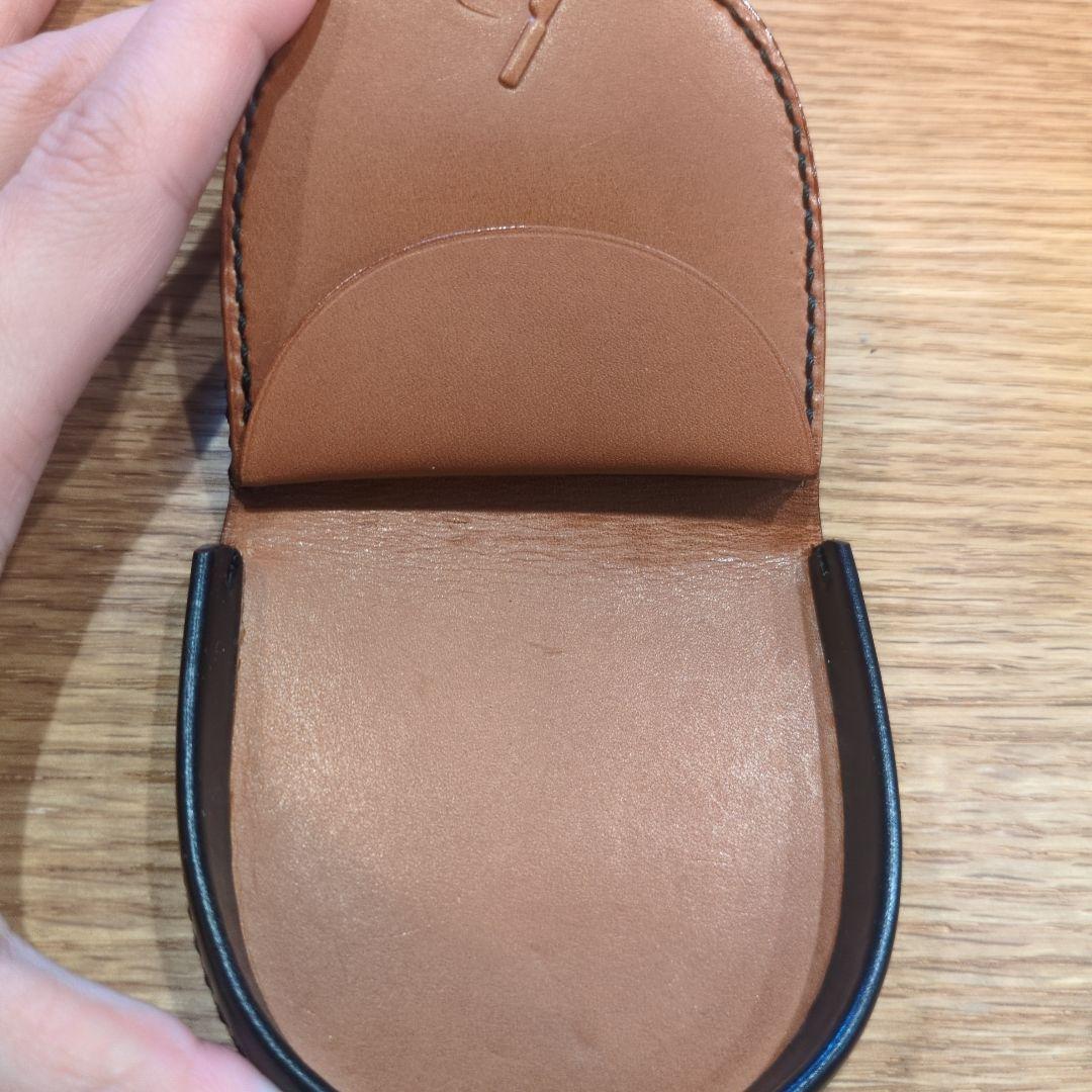 土屋鞄 馬蹄型コインケース ブラックレザー - メルカリ