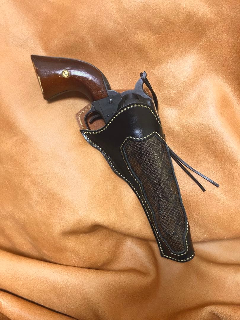 コルト SAA アーティラリー用右利きレザーホルスター No.802