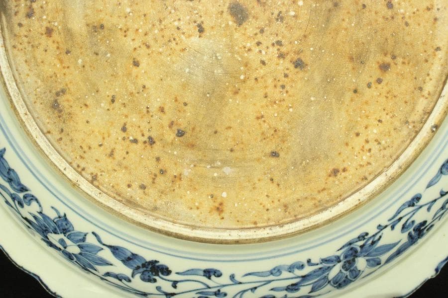 中国美術 青花 纏枝蓮花紋 折口盤(A684) - メルカリ