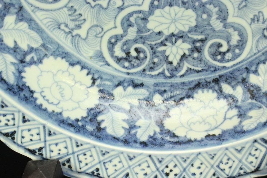 中国美術 青花 纏枝蓮花紋 折口盤(A684) - メルカリ