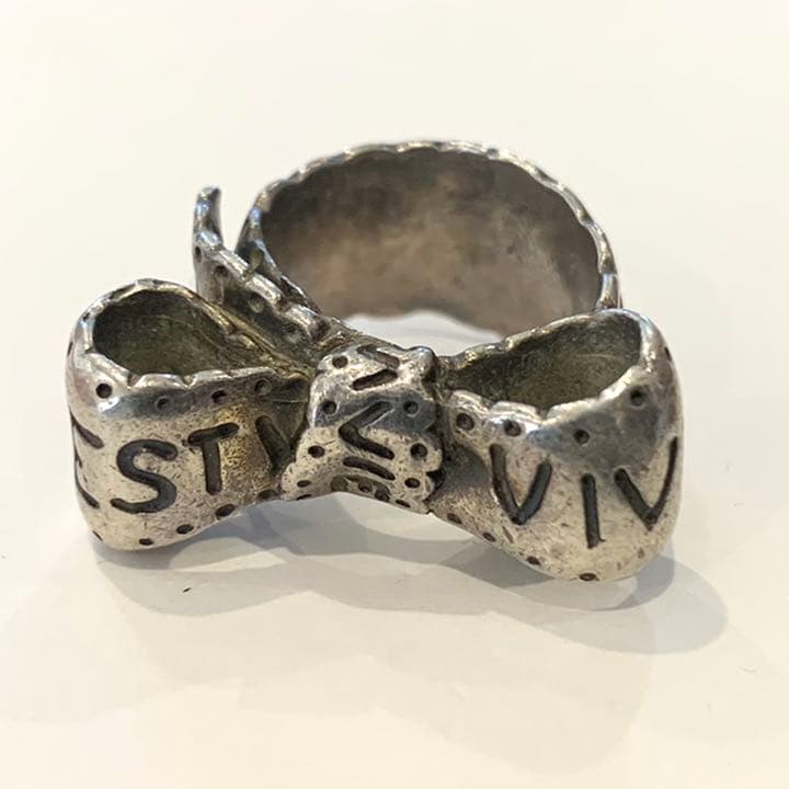 ヴィヴィアン・ウエストウッド リボンリング 10号 - メルカリ