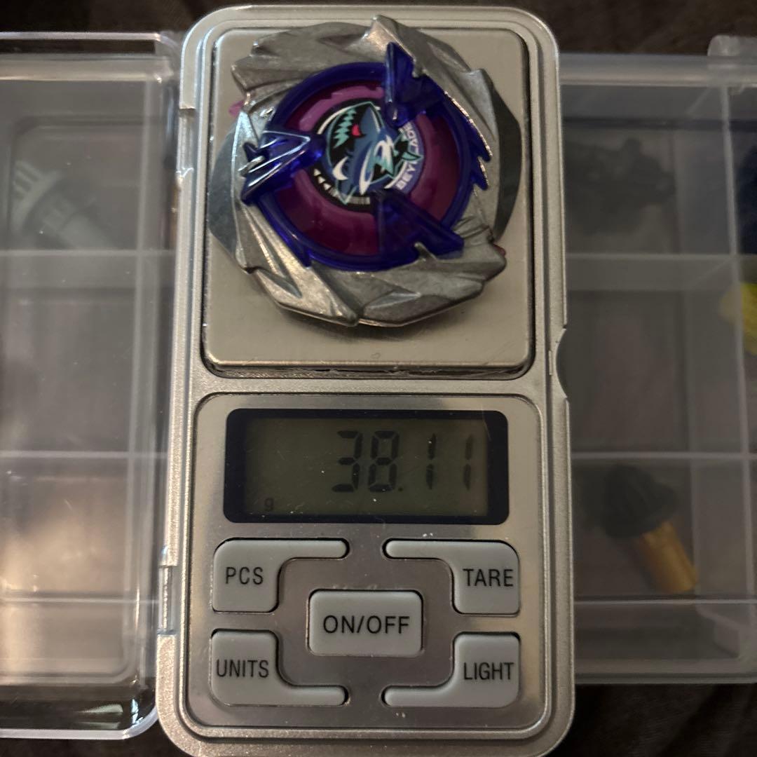 最高重量　ベイブレードX シャークスケイル　38.11g UX-05