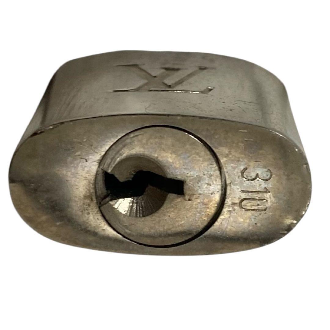 ルイヴィトン LV シルバー カデナ パドロック 南京錠 310番 - メルカリ