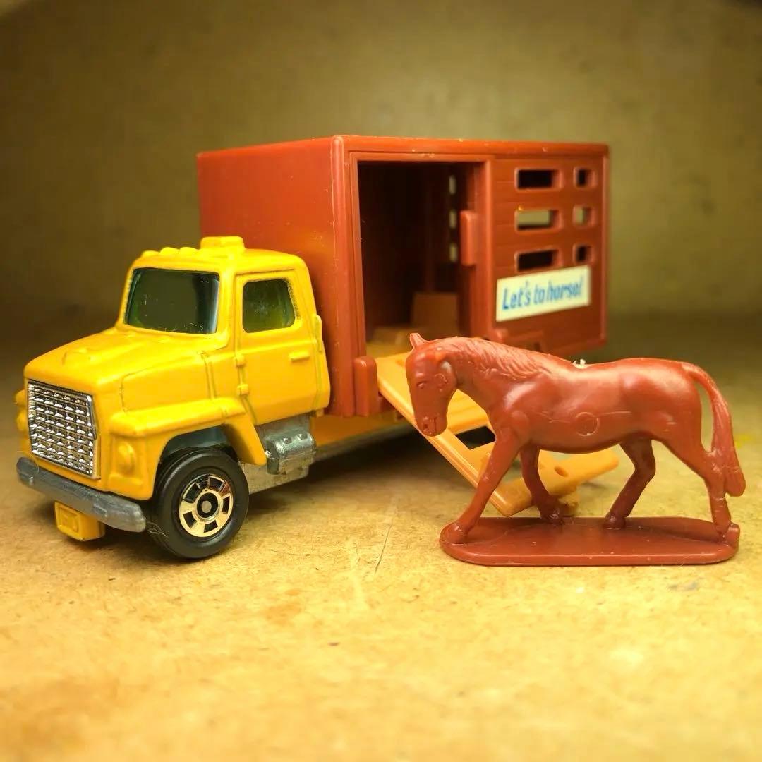 トミカ フォード キャトル トラック　青箱NO.F62 馬運搬車箱無 日本製