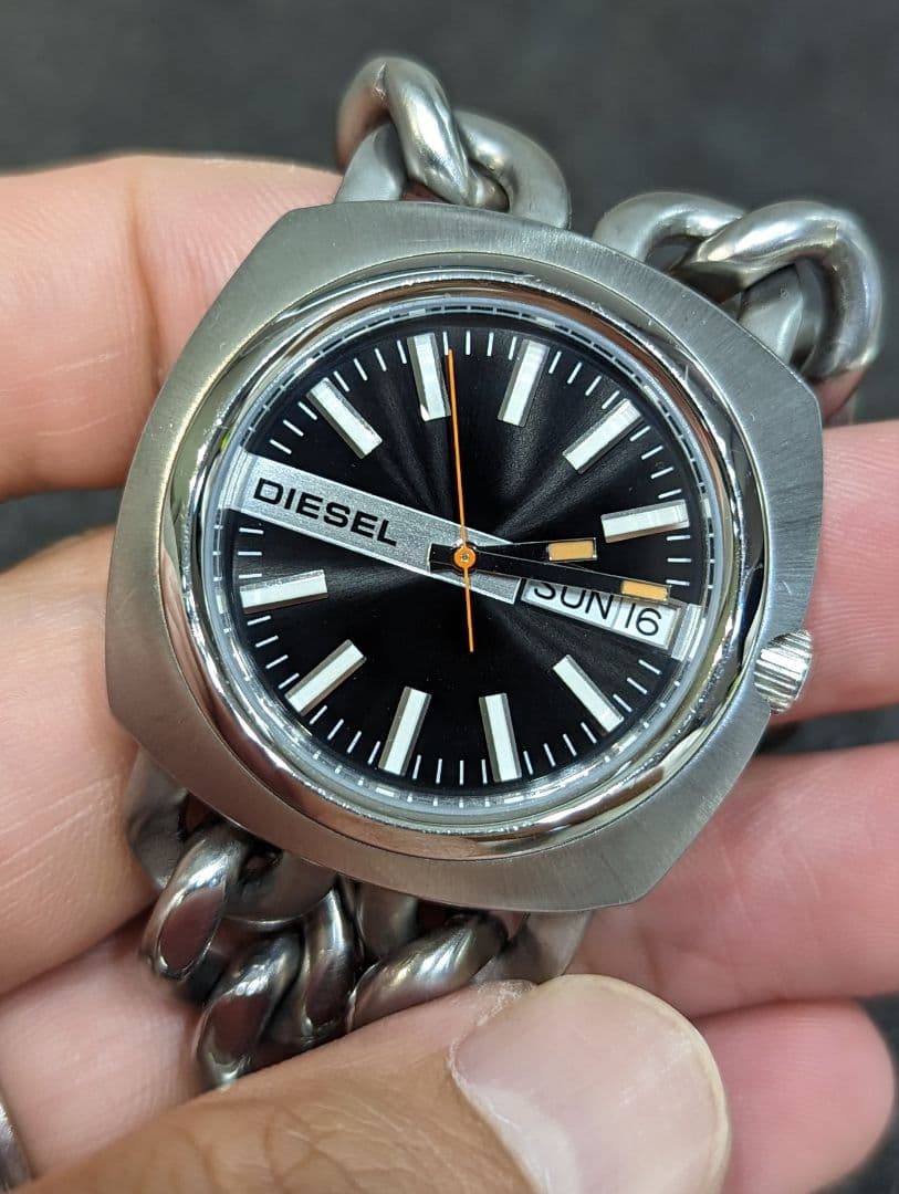 電池交換済 DIESEL ディーゼル DZ-2094 腕時計 チェーン シルバー