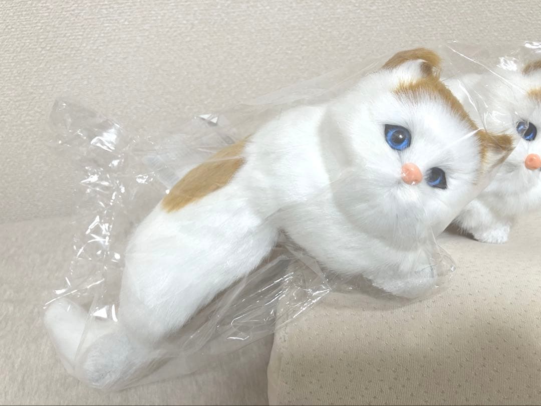 ぶら下がり猫 置物 白茶 ＆白黒茶 だらりんニャンぐるみ - メルカリ