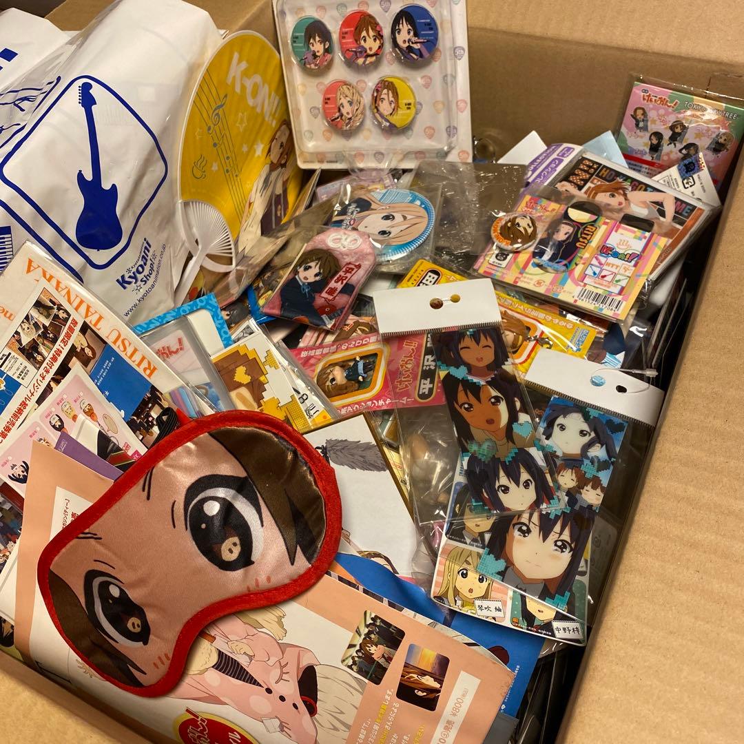 けいおん！雑貨・グッズまとめ売り。100段ボール一箱分200位