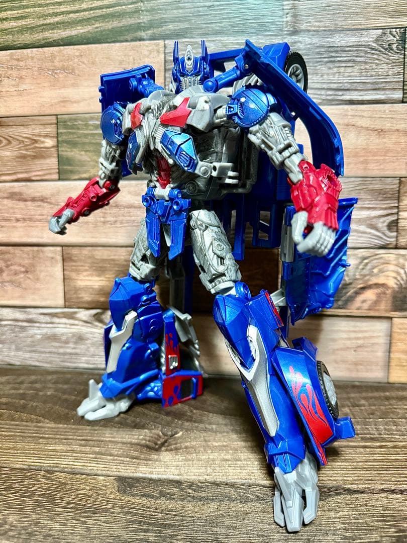 【海外版】トランスフォーマー　オプティマスプライム レビュー：TFスタジオシリーズ（海外版） オプティマスプライム