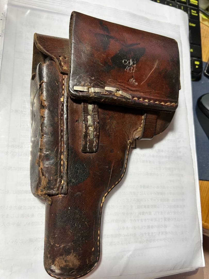 戦時ドイツ軍レザーホルスター（実物・1943年製・Waffenamt刻印）