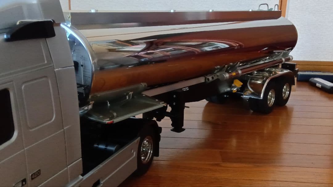 タミヤ1/14 ボルボFH12&タンクトレーラーフルオペMFC-03 - メルカリ