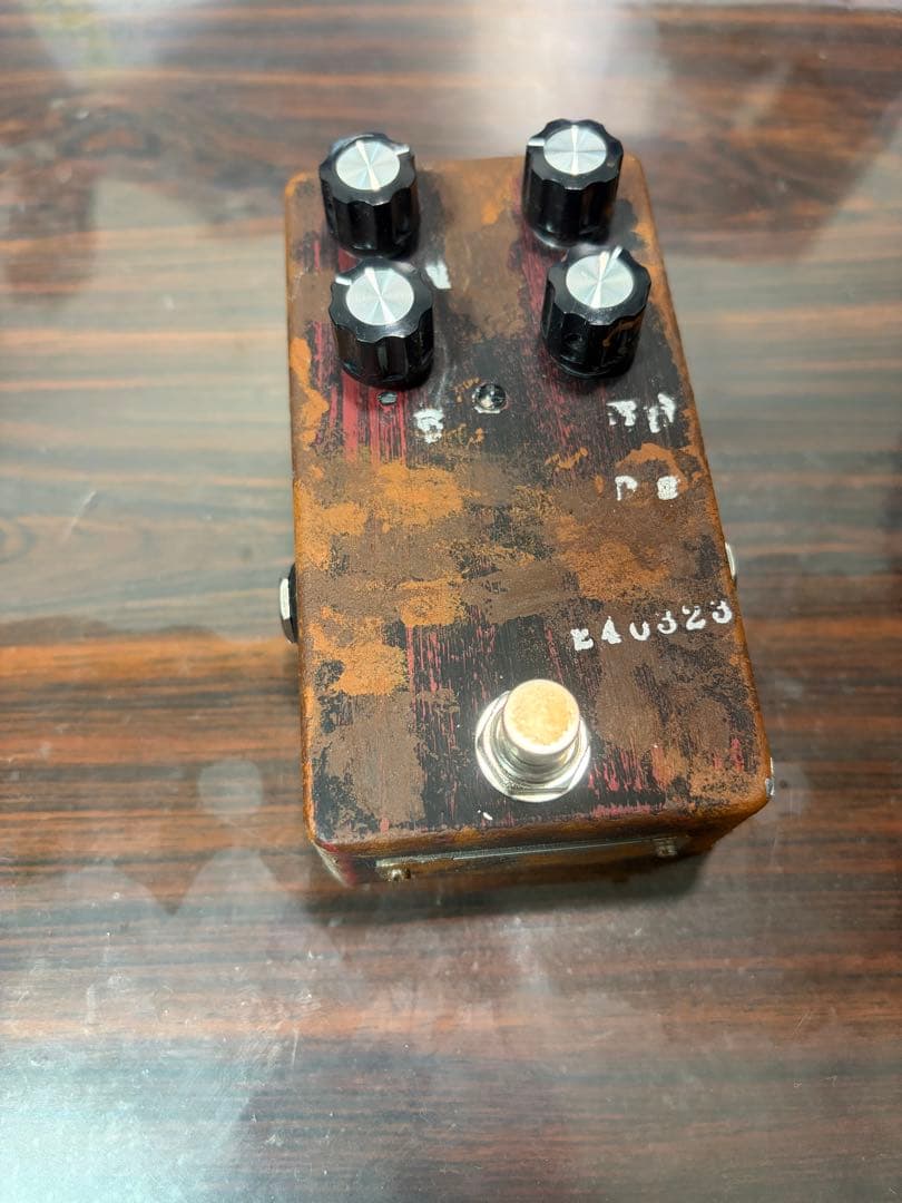 KarDiaN DS4A ディストーションエフェクター　ビルダーサイン入り KarDiaN TITANIA V2 エフェクター ハイゲインディストーション