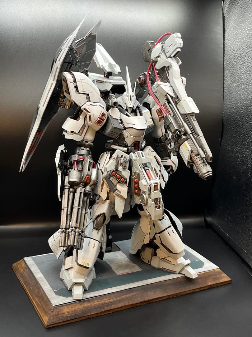 最終価格サザビー【MG・改修・完成品・台座付き】 チタニウムフィニッシュテイスト全塗装【プレシャス完成品】 バンダイ