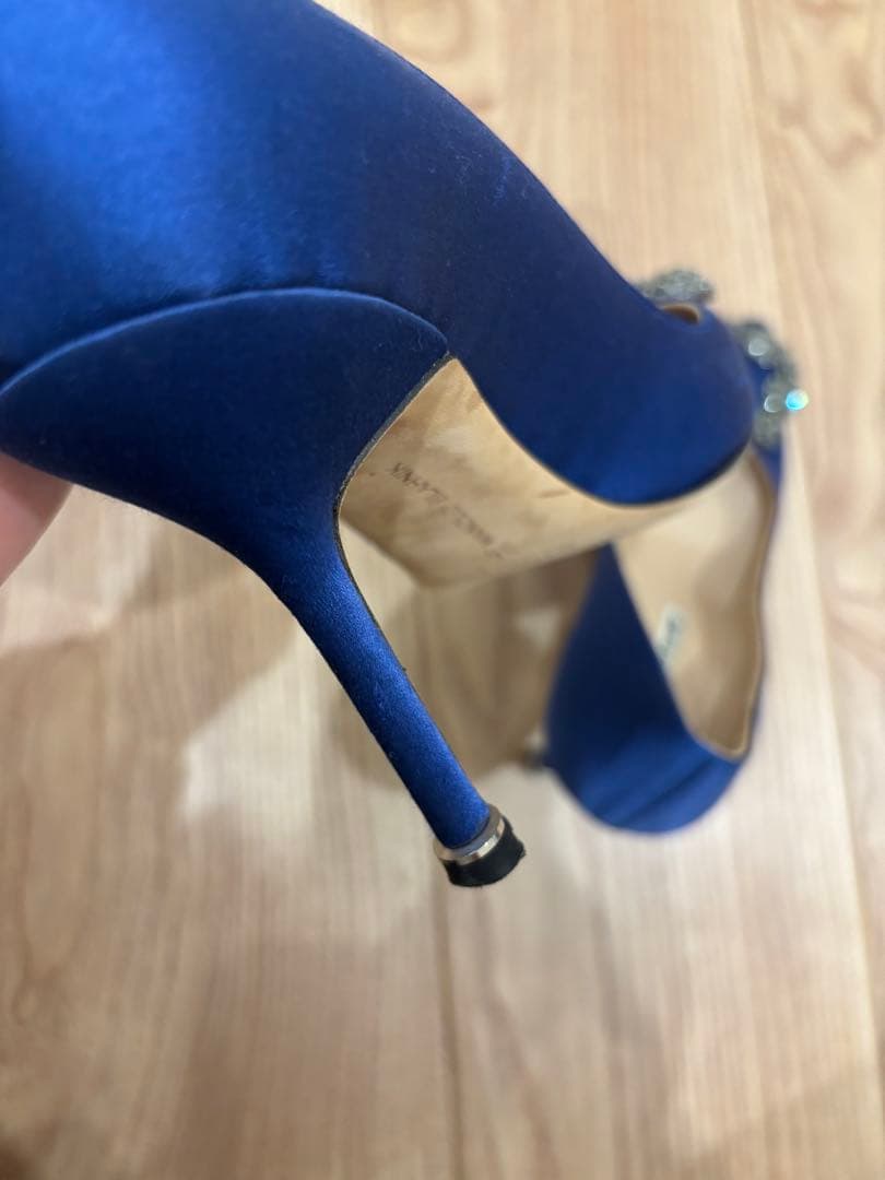 マノロブラニク36ManoloBlahnikハンギシ23サテンブルー - メルカリ