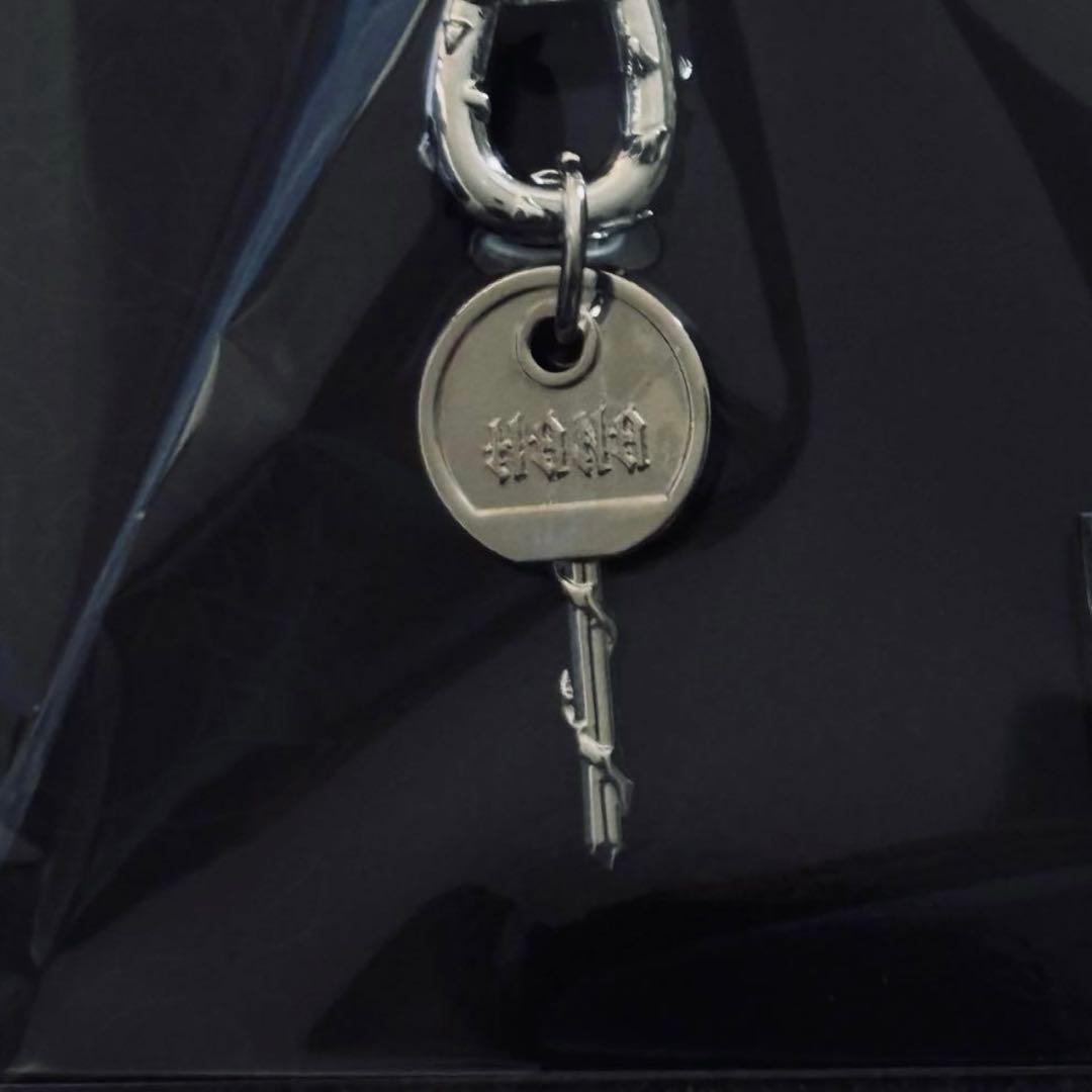 新品未開封】HANA「BAD LOVE」グッズ カラビナ 即購入可◎ 匿名発送