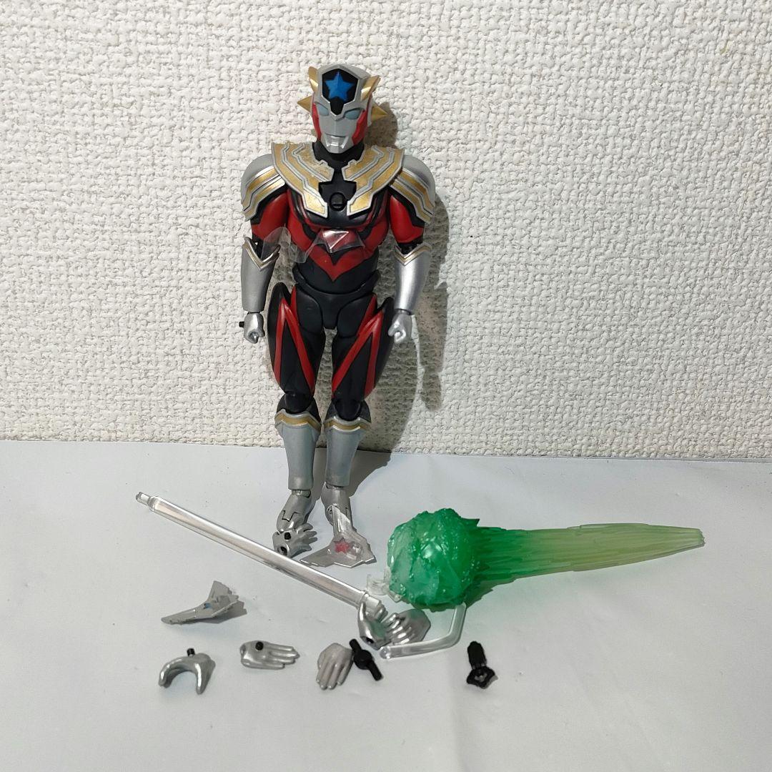 ☆　figuarts　ウルトラマンフィギュア　ウルトラマンタイタス　☆