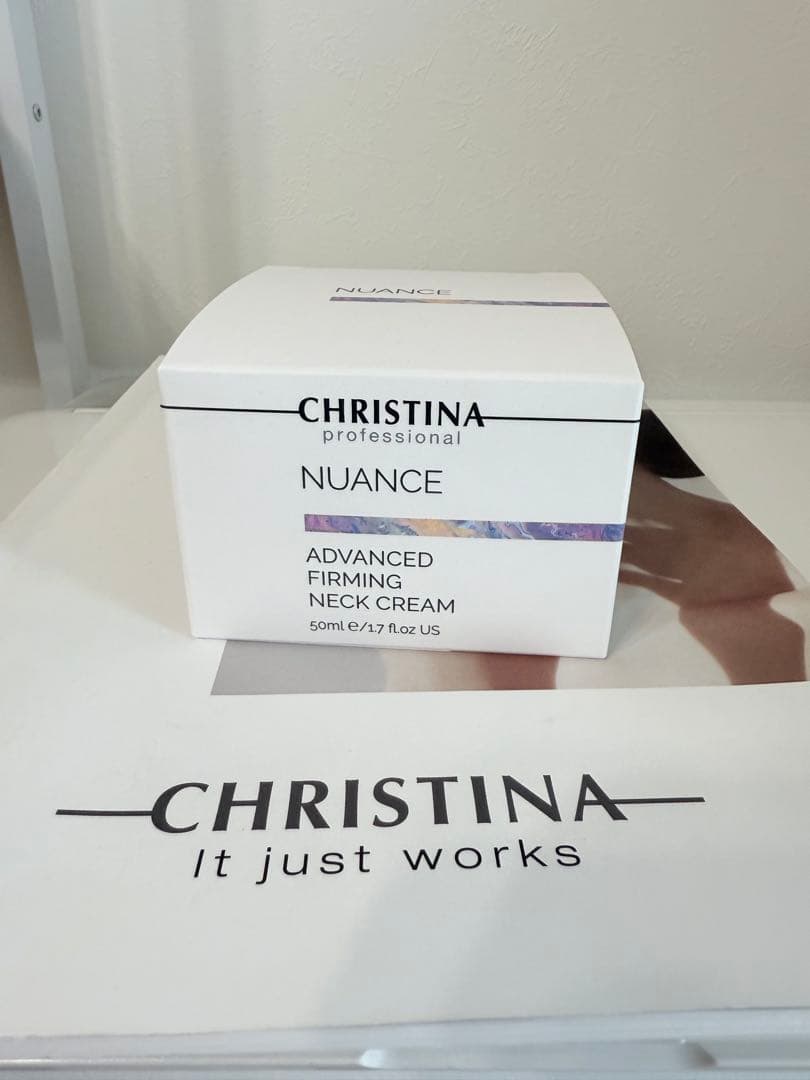 クリスティーナ　NUANCE アドバンスドファーミングネッククリーム