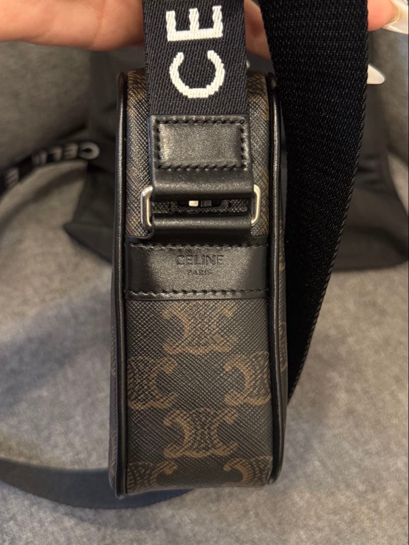《りる》CELINE メッセンジャーバッグ ブラック