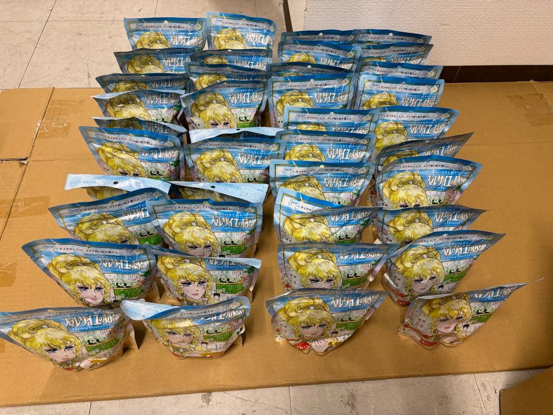 新品　ベルサイユのばら　モーニングモイスチャーマスク　30枚入り　40袋セット