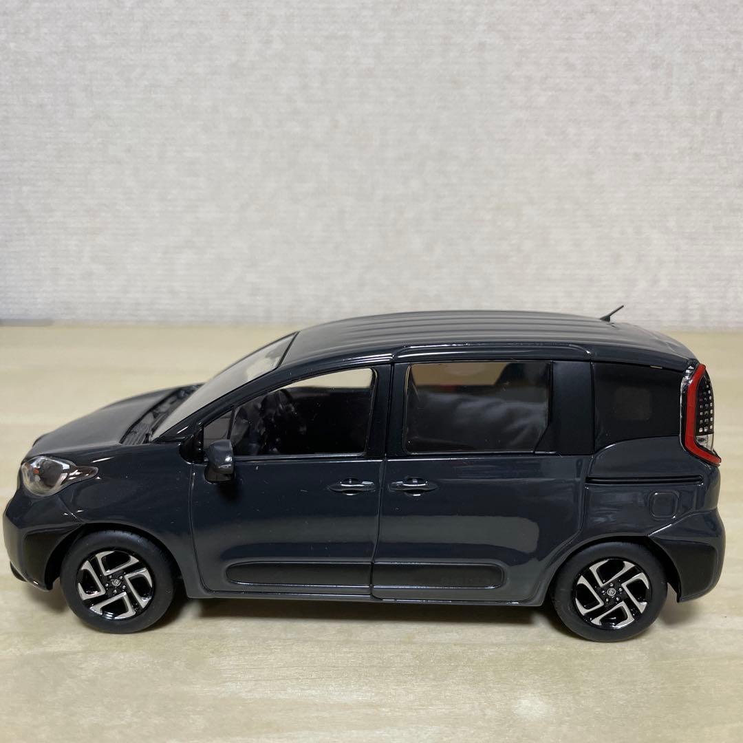 トヨタ シエンタ ダークグレー カラーサンプル 色見本ミニカー - メルカリ