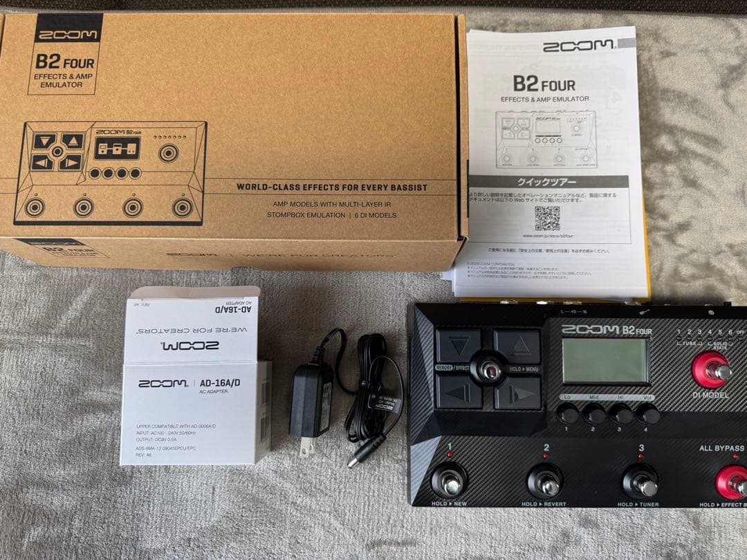 ZOOM B2 FOURマルチエフェクター中古美品