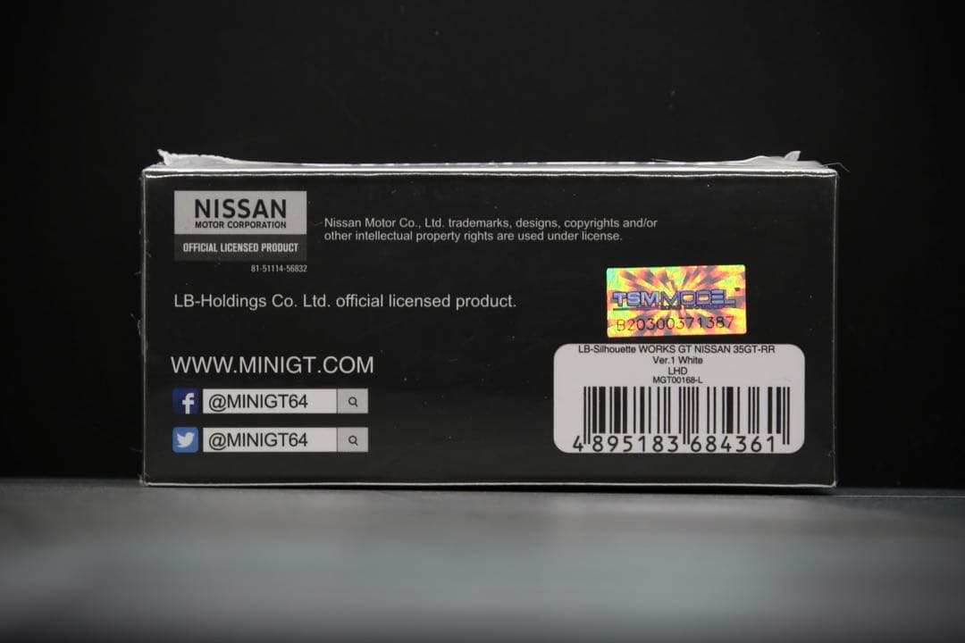 minigt 1/64 LB-Silhouette 35GT-RR“ホワイト“