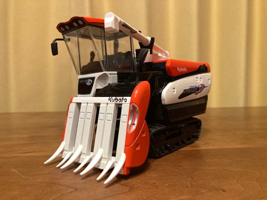 クボタコンバイン DYNAMAX REVO ER6120 - メルカリ