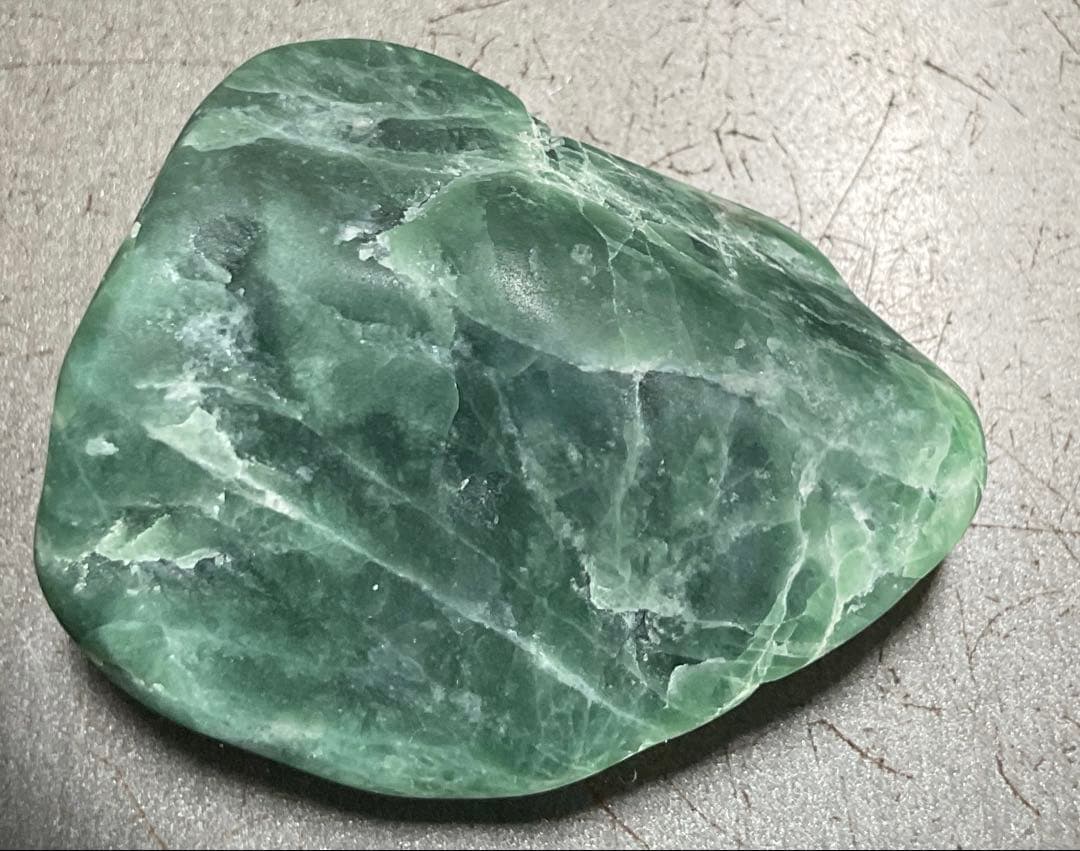 映える濃緑色　透明感　糸魚川翡翠24g ヒスイ　ひすい