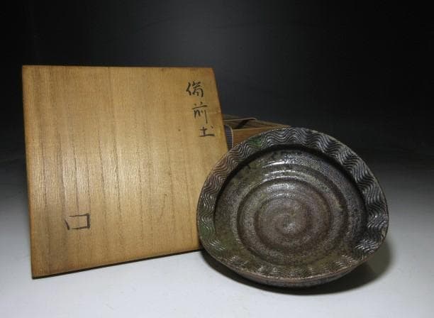 北大路魯山人 備前土 向附／共箱 Yahoo!オークション -「北大路魯山人」(備前) (日本の陶磁)の落札相場