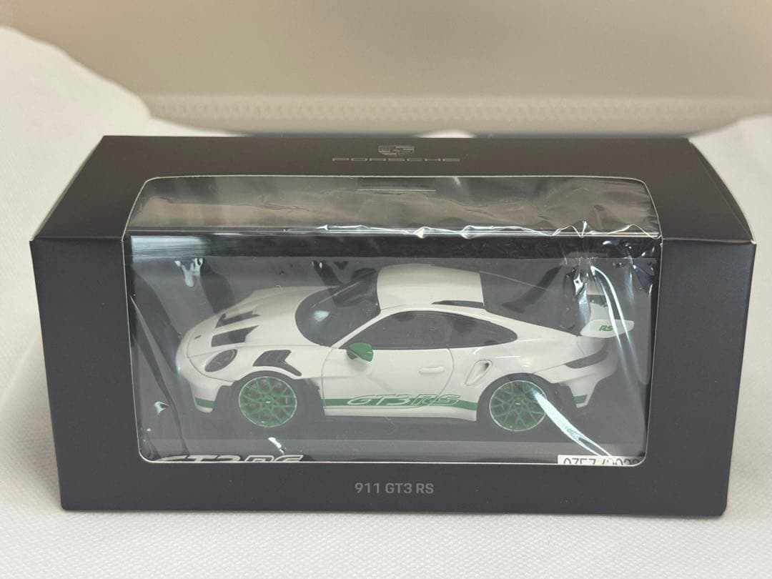 【お値下げ】1/43 ポルシェ911 GT3 RS 992ホワイト ミニカー