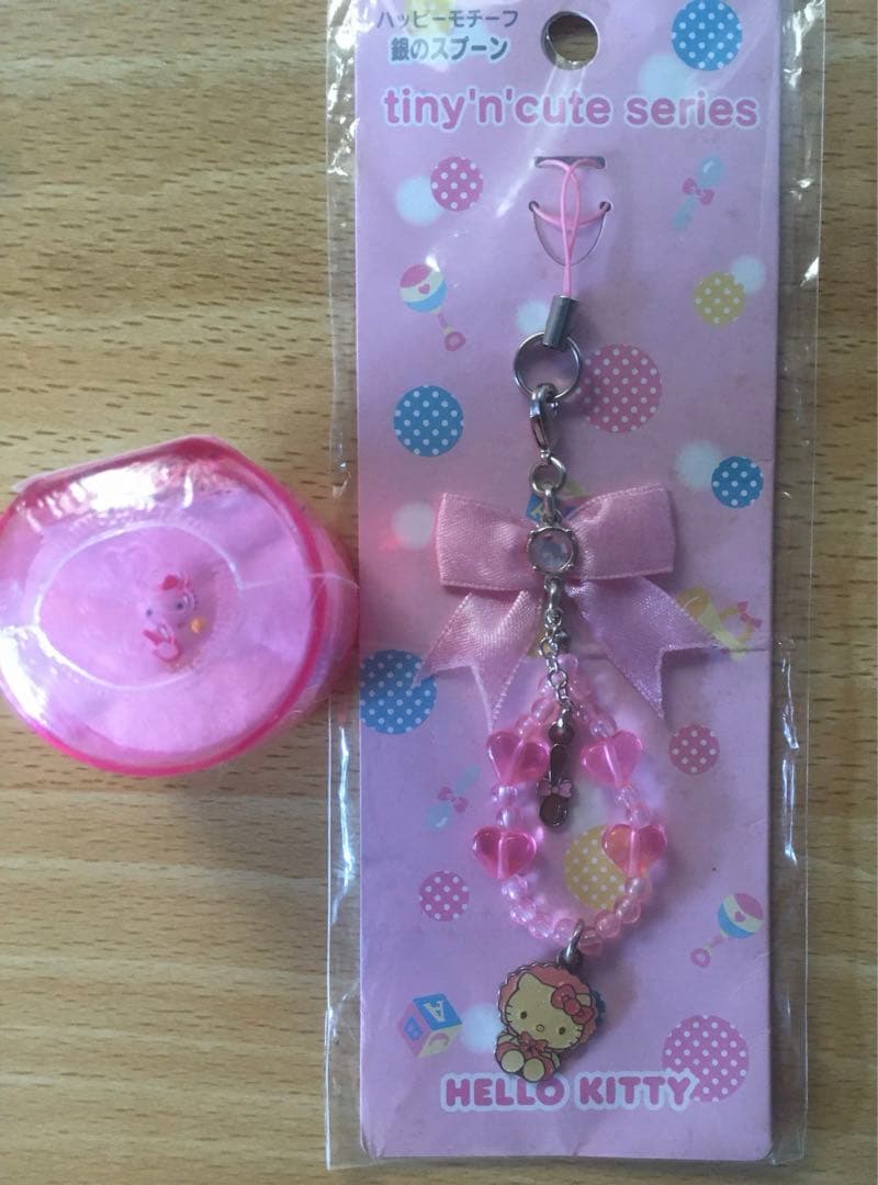 ハローキティ ♡ Baby ストラップ 平成レトロ ビーズ ピンク 希少