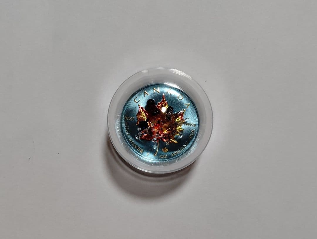 新品 ハリネズミムラノガラス付メイプル 銀貨 追加彩色 - メルカリ