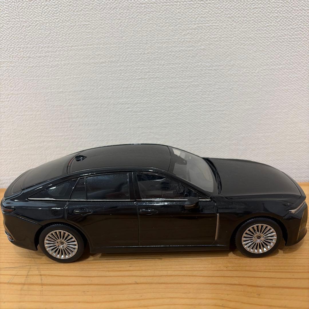 現行クラウンセダン 非売品ミニカー - メルカリ