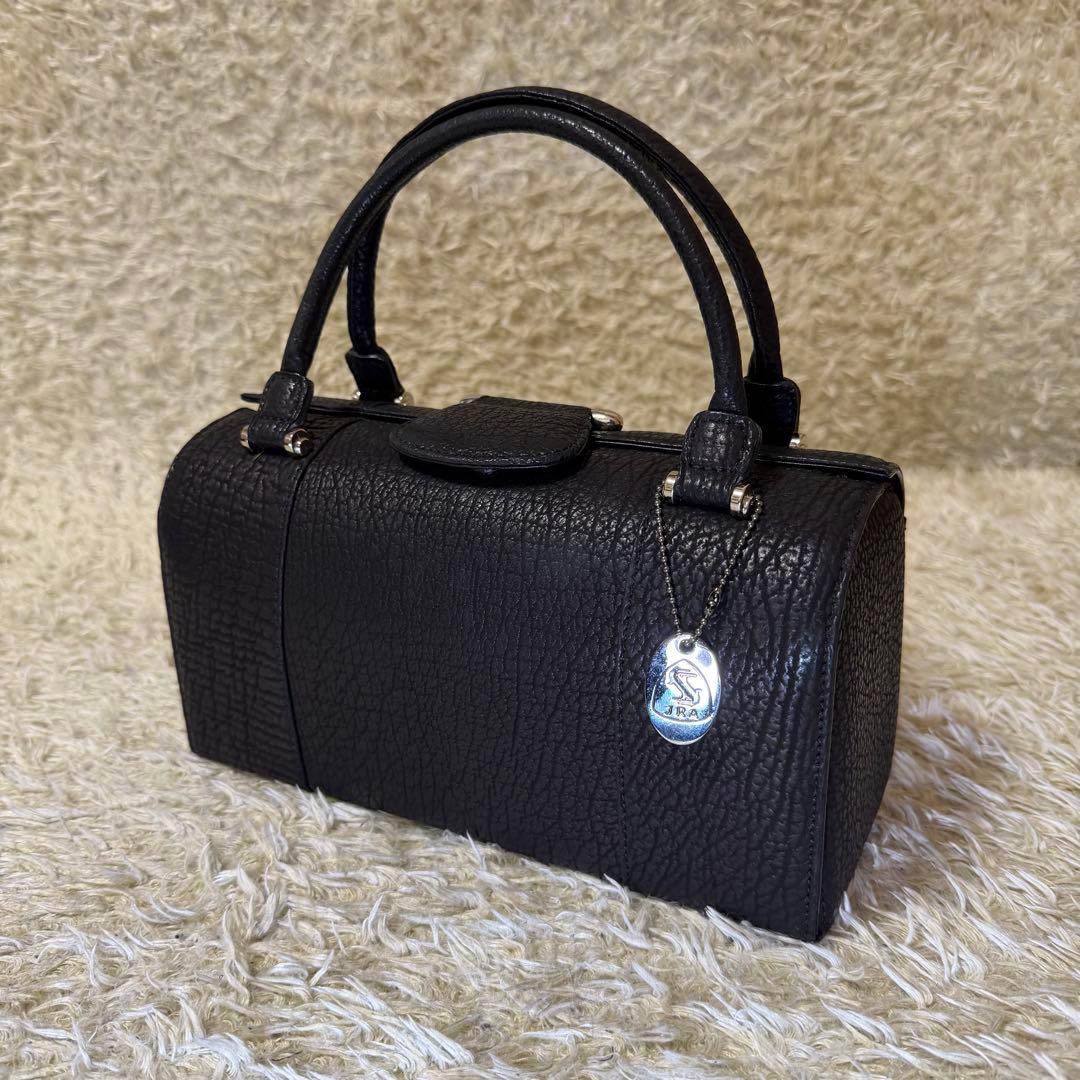 ☆極美品☆JRA認定　ハンドバッグ　シャークスキン　フォーマル　ボックス　黒
