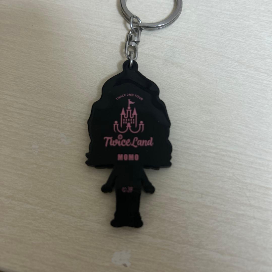 TWICE モモ キャラクターキーホルダーセット - メルカリ