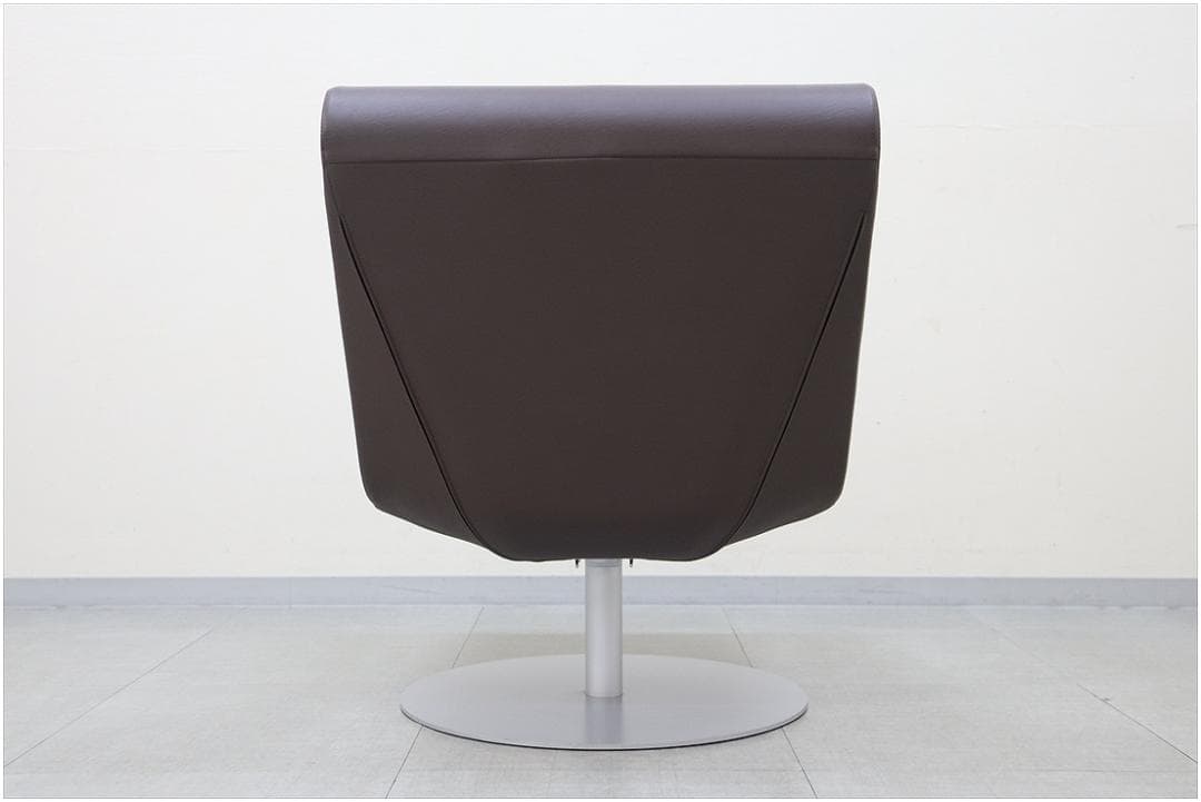 展示品 カッシーナ ブーメラン プリュス ラウンジ スウィベル チェア