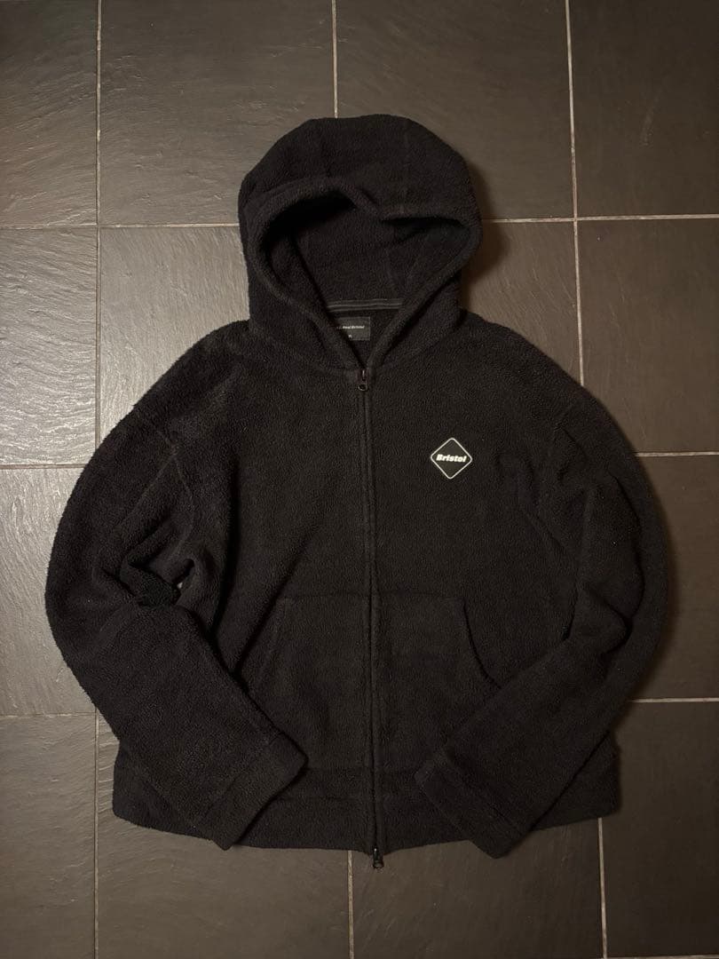 F.C. Real Bristol ボア　フーディー　ジップアップ　パーカー F.C.Real Bristol（エフシーレアルブリストル）の「MLB TOUR BOA