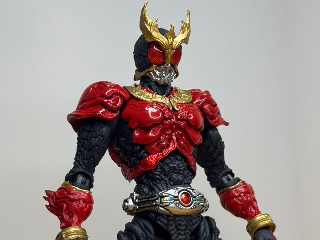 S.I.C 仮面ライダークウガ マイティーフォーム Amazon.co.jp: TAMASHII NATIONS S.I.C.極魂 仮面ライダークウガ