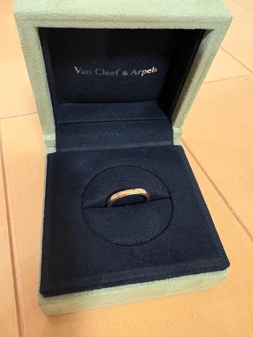 Van Cleef & Arpels ピンクゴール18k 専用ケース付き 5号