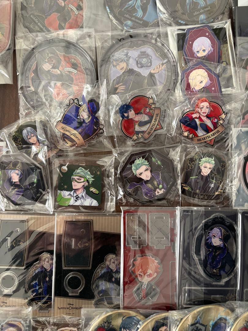 お買得】ツイステッドワンダーランドグッズまとめ売り約250点大量