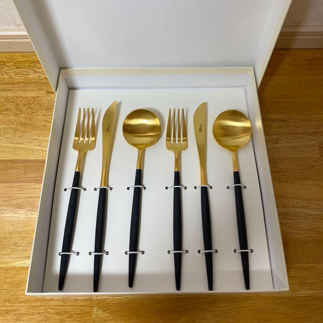 みり　　　　　　　　　　　正規品　Cutipol のカトラリー