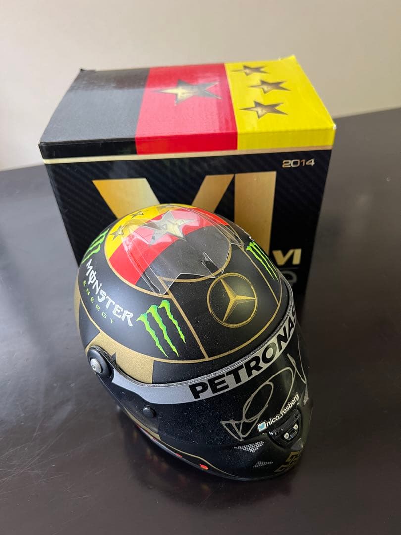 メルセデスF1 ニコロズベルグ直筆サイン入り1/2ヘルメット