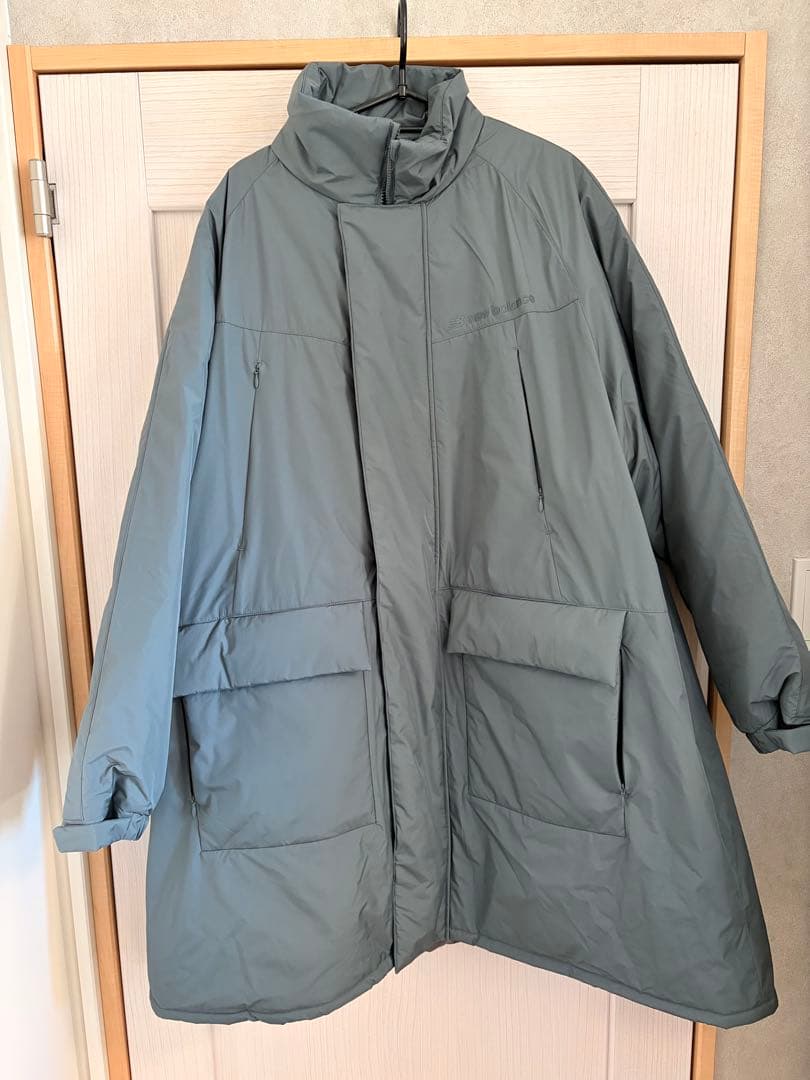 週末限定最終値引新品タグ付き　ニューバランスMET24パテッドモンスターパーカー