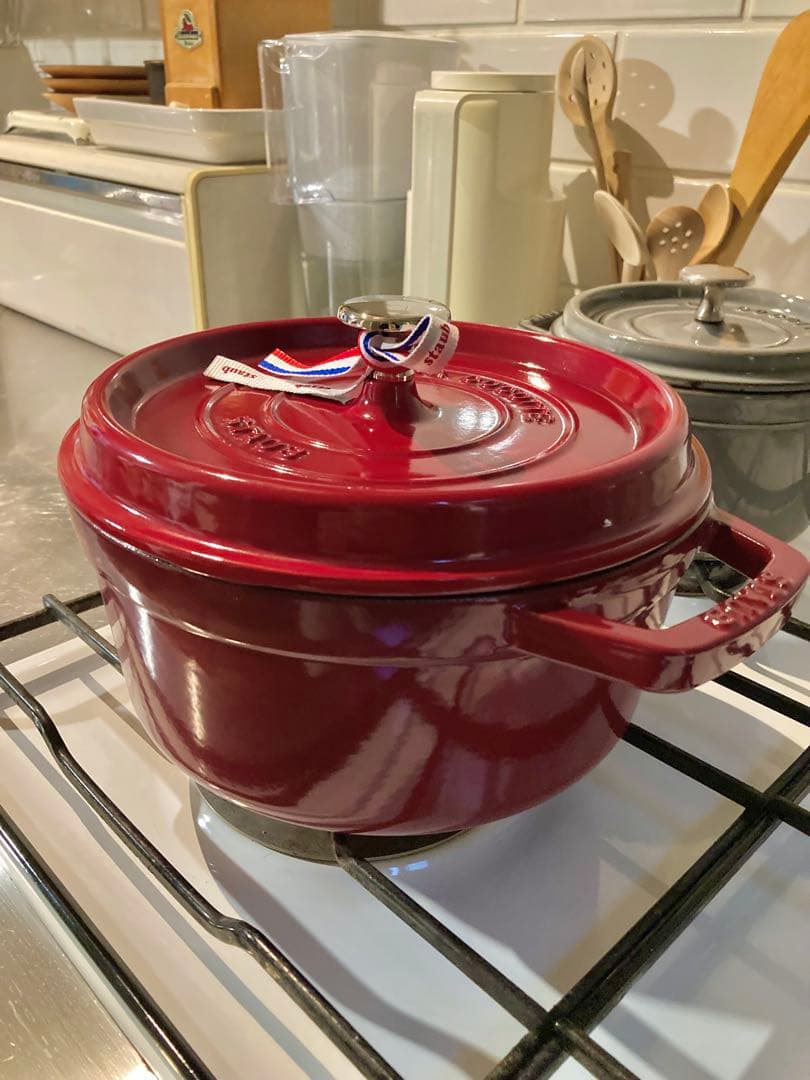 Staubストウブ　ピコココットラウンド　22cm 限定色ボルドーシリアル番号入