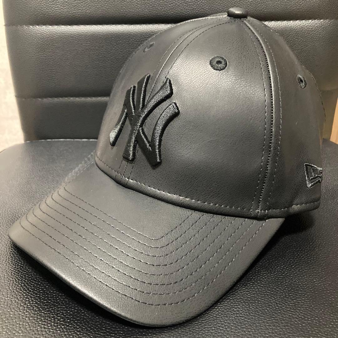 セール中　NEW ERA ニューエラ　キャップ　 黒x黒　レザー調　9FORTY