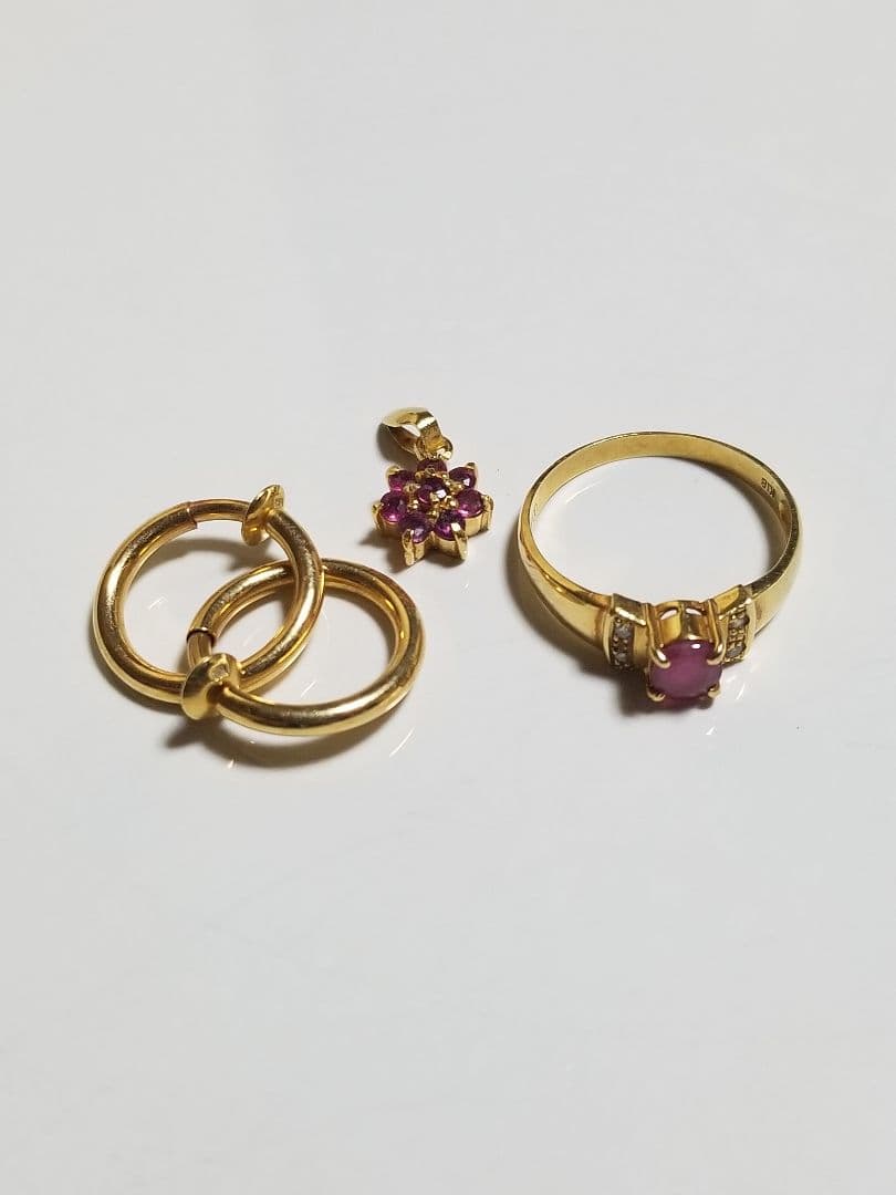 ク*ー様 中古18Kゴールドリングとイヤリングネックレス、4.61グラム