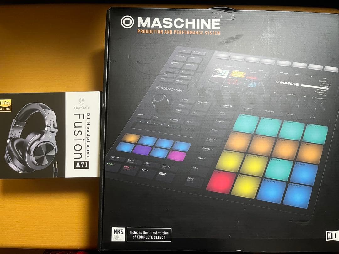 MASCHINE MK3 音楽制作システム + ヘッドフォン mt0072295_m.jpg