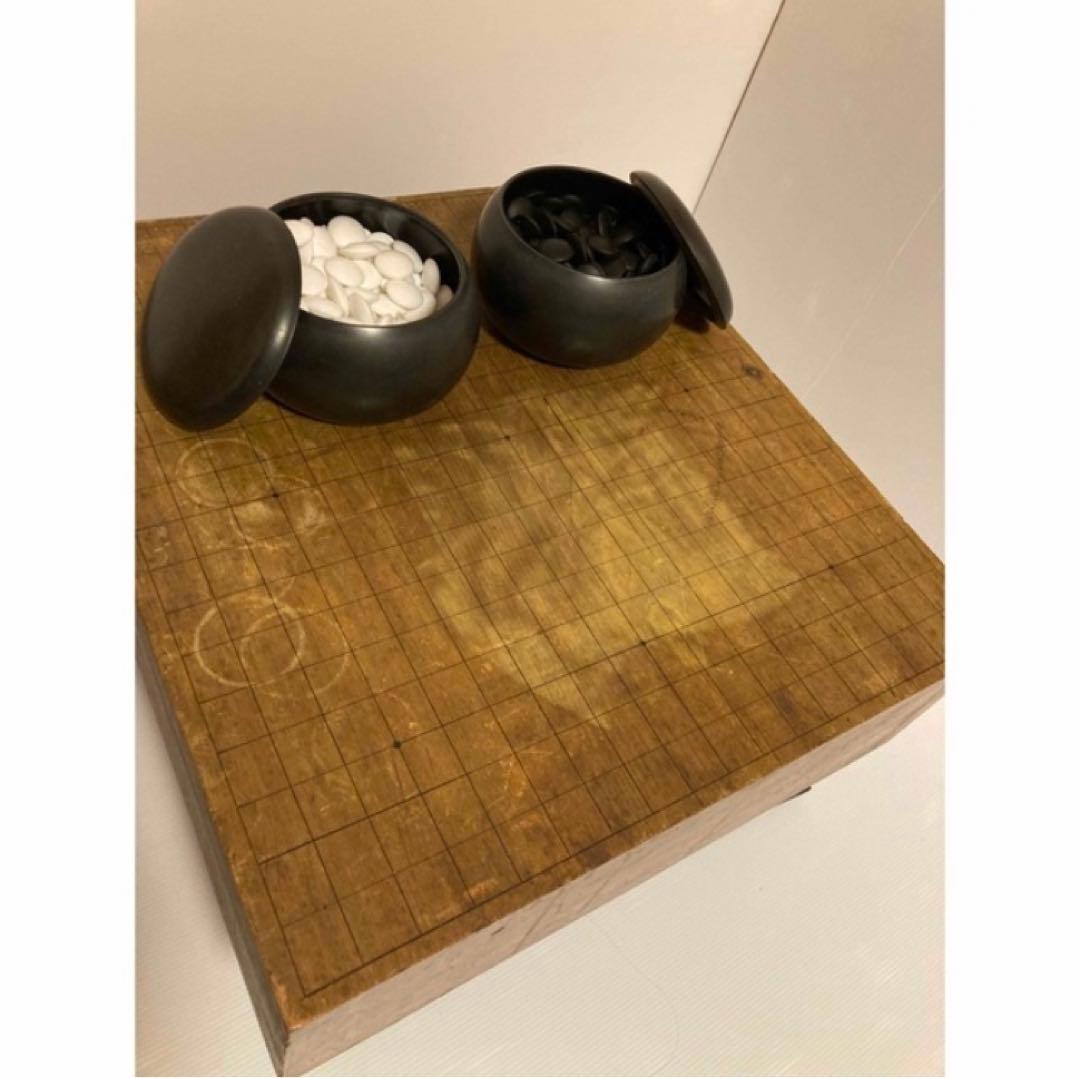 【年代物】木製　足つき碁盤と碁石、足置きセット 19路盤　324マス　へそつき 年代物】木製 足つき碁盤と碁石、足置きセット 19路盤 324マス へそつき